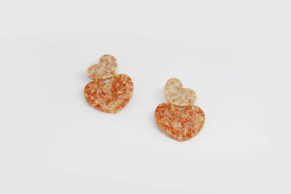Aretes Corazón Beige & Oro Rosa. Colección “Marina" - Image 2